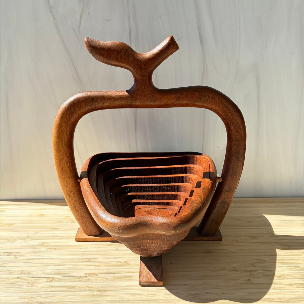 Ruffles in Wood Vintage Collapsible Apple Fruit Basket Wooden Folding Trivet